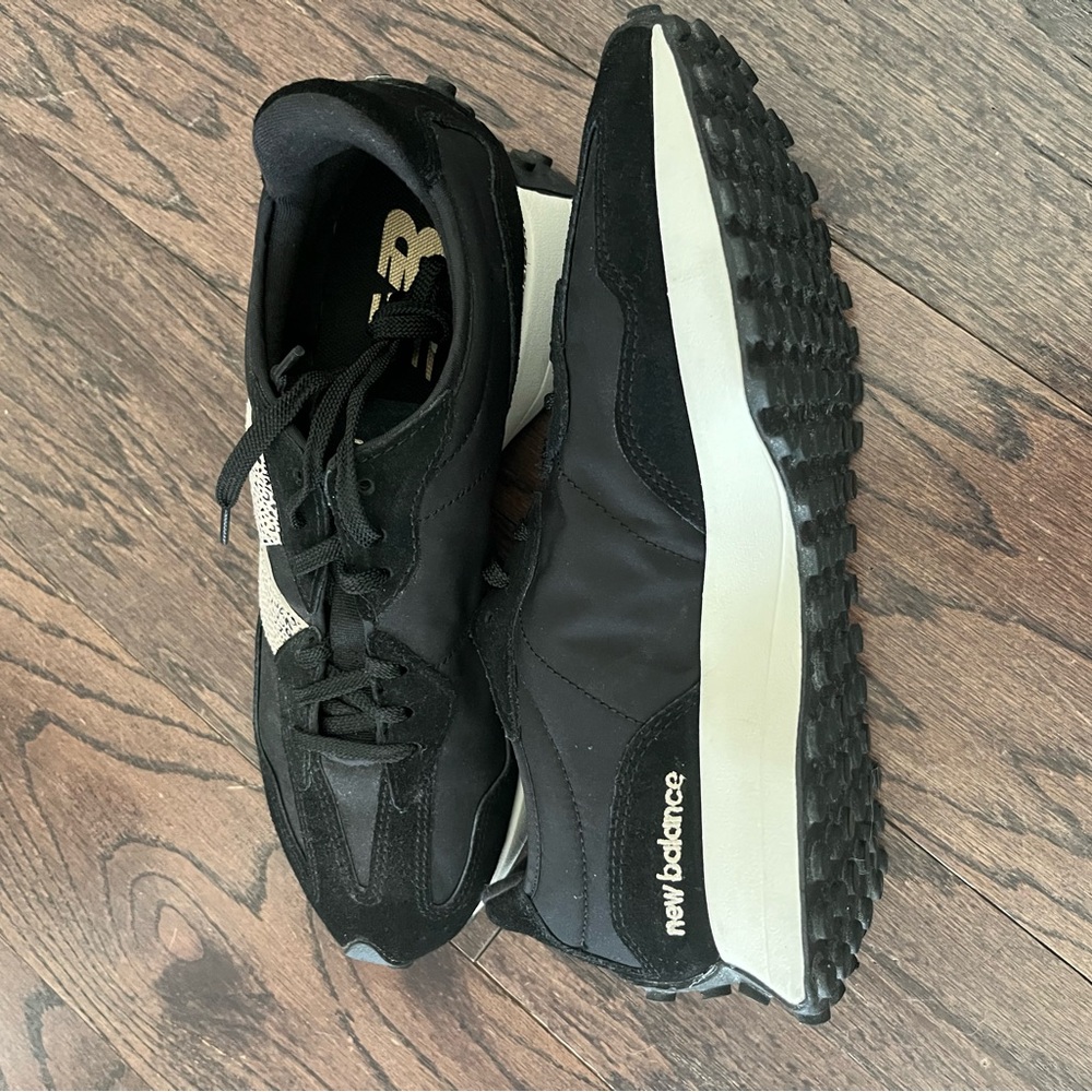 Women's New Balance 327 Sneakers - Picture 6 of 10